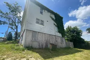 109 E North St, Cadiz, OH 43907 - Photo 2