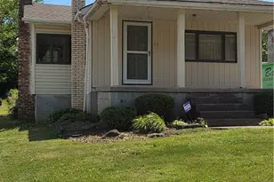 636 Lincoln Ave, Struthers, OH 44471 - Photo 2