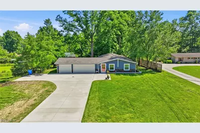 8870 N Spring Valley Park Drive, Chagrin Falls, OH 44023 - Photo 32