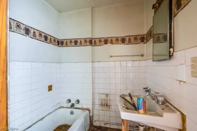 1932 Manchester Road, Akron, OH 44314 - Photo 20