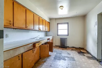 1932 Manchester Road, Akron, OH 44314 - Photo 12