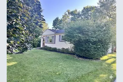 27 Woodland Drive, New Middletown, OH 44442 - Photo 2