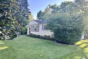 27 Woodland Dr, New Middletown, OH 44442 - Photo 2