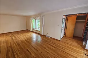 242 Sunset Rd, Avon Lake, OH 44012 - Photo 4
