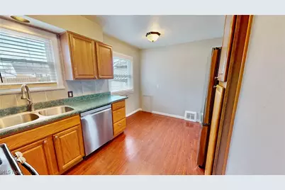 30008 Mildred Street, Willowick, OH 44095 - Photo 8