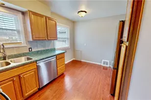 30008 Mildred St, Willowick, OH 44095 - Photo 8
