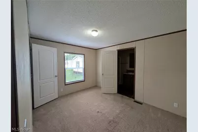 240 Cherry Bottom Glen, Elyria, OH 44035 - Photo 4