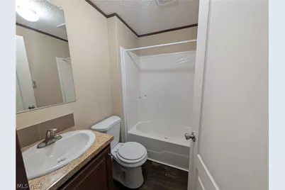 240 Cherry Bottom Glen, Elyria, OH 44035 - Photo 10