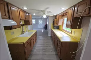 3054 Sterling Rd, Lorain, OH 44052 - Photo 8