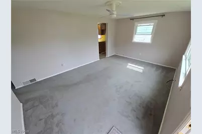 3054 Sterling Road, Lorain, OH 44052 - Photo 4