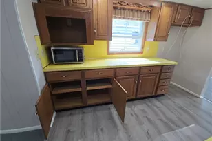3054 Sterling Rd, Lorain, OH 44052 - Photo 10