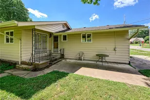 919 Robinson Ave, Barberton, OH 44203 - Photo 2
