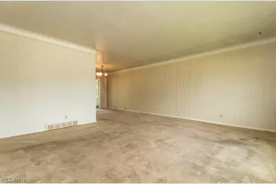 73 E Parkleigh Drive, Green Hills, OH 44131 - Photo 4