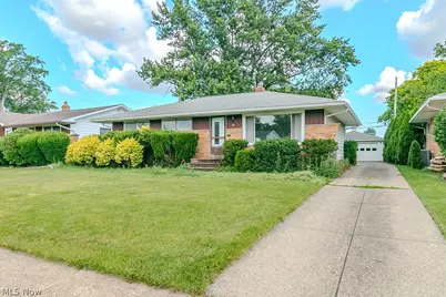 73 E Parkleigh Drive, Green Hills, OH 44131 - Photo 2