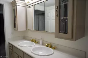 10 Hawthorne Dr, Norwalk, OH 44857 - Photo 32