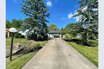 6167 Oakwood Circle, North Ridgeville, OH 44039 - Photo 16