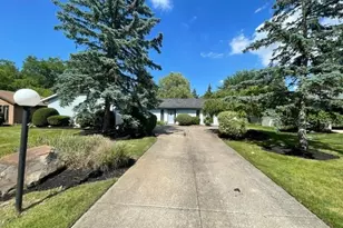 6167 Oakwood Cir, North Ridgeville, OH 44039 - Photo 16