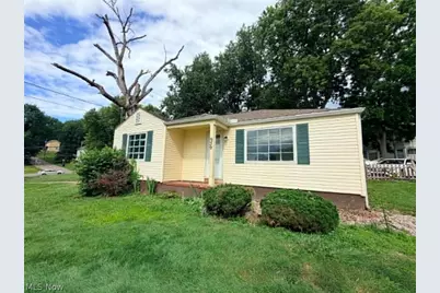 939 Blue Avenue, Zanesville, OH 43701 - Photo 2