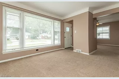595 Dickerson Road, Willowick, OH 44095 - Photo 2
