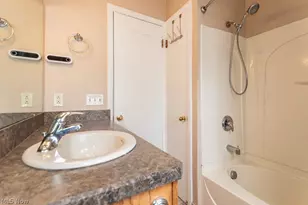 595 Dickerson Rd, Willowick, OH 44095 - Photo 16