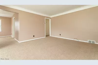 595 Dickerson Road, Willowick, OH 44095 - Photo 6
