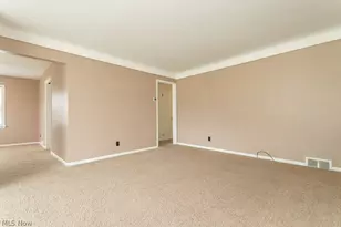 595 Dickerson Rd, Willowick, OH 44095 - Photo 6