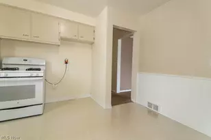 595 Dickerson Rd, Willowick, OH 44095 - Photo 10