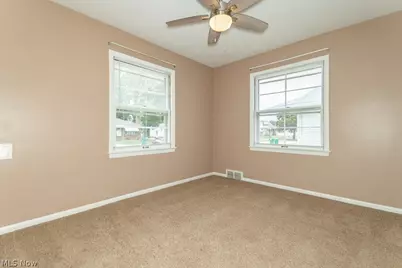 595 Dickerson Road, Willowick, OH 44095 - Photo 12