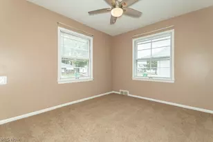 595 Dickerson Rd, Willowick, OH 44095 - Photo 12