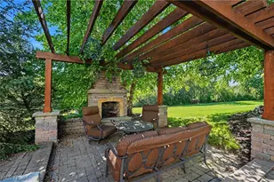 1933 Rock Creek S, Akron, OH 44333 - Photo 38