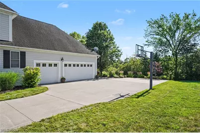 1933 Rock Creek S, Akron, OH 44333 - Photo 38