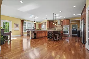 1933 Rock Creek S, Akron, OH 44333 - Photo 6