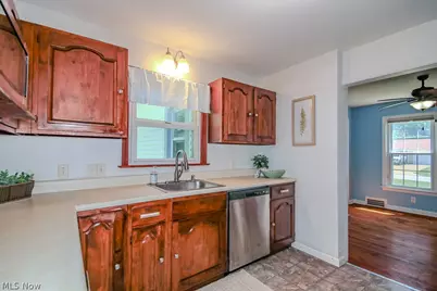 5084 Forest Road, Mentor, OH 44060 - Photo 8