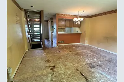2450 Wrens Drive S, Stow, OH 44224 - Photo 6