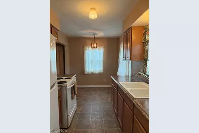 2031 Hillside Terrace, Akron, OH 44305 - Photo 6