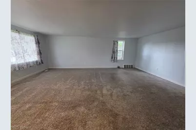 1341 Benton Street, Barberton, OH 44203 - Photo 6