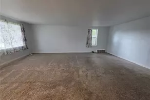 1341 Benton St, Barberton, OH 44203 - Photo 6