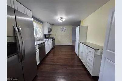 1341 Benton Street, Barberton, OH 44203 - Photo 4