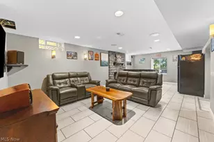 1942 Edwards Dr, Akron, OH 44306 - Photo 30