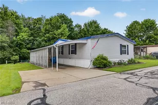 13041 Kevin Ln, Chardon, OH 44024 - Photo 4