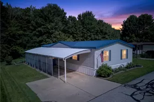 13041 Kevin Ln, Chardon, OH 44024 - Photo 2