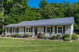 2655 Eva Cir, Zanesville, OH 43701 - Photo 2