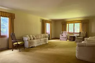 7421 W Parkside Dr, Youngstown, OH 44512 - Photo 6