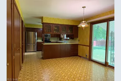 7421 W Parkside Drive, Youngstown, OH 44512 - Photo 12