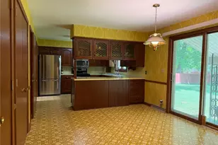 7421 W Parkside Dr, Youngstown, OH 44512 - Photo 12