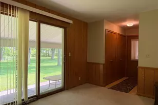 7421 W Parkside Dr, Youngstown, OH 44512 - Photo 14