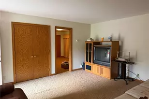 7421 W Parkside Dr, Youngstown, OH 44512 - Photo 16