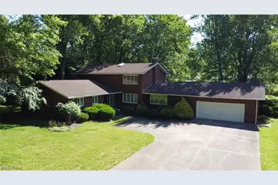 7421 W Parkside Drive, Youngstown, OH 44512 - Photo 2