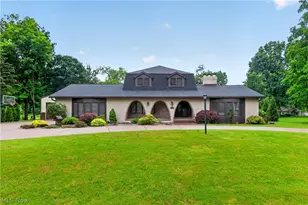 4087 Pebble Beach Dr, Canfield, OH 44406 - Photo 2
