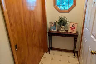 1124 W 37th St, Lorain, OH 44052 - Photo 2